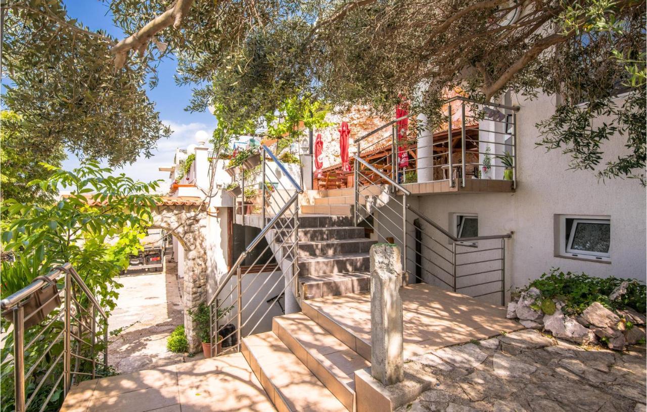 Nice Apartment In Stara Baska 1 With Wifi Extérieur photo