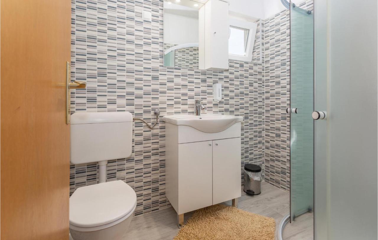 Nice Apartment In Stara Baska 1 With Wifi Extérieur photo